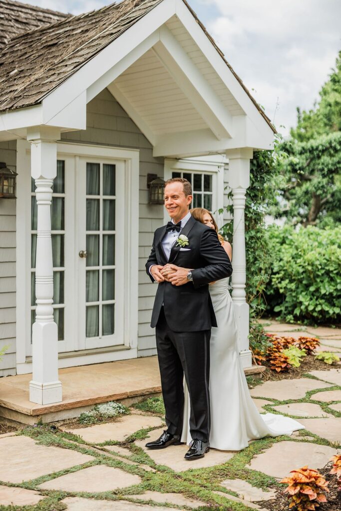 Bride and groom have first look at Bedell Cellars
